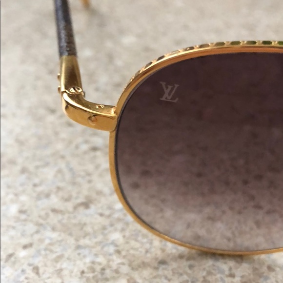 Authentic Louis Vuitton aviator sunglasses. - Picture 3 of 7